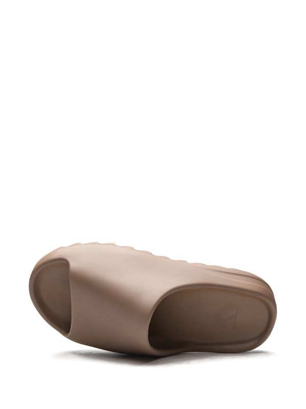ADIDAS YEEZY SLIDES LIGHT BROWN
